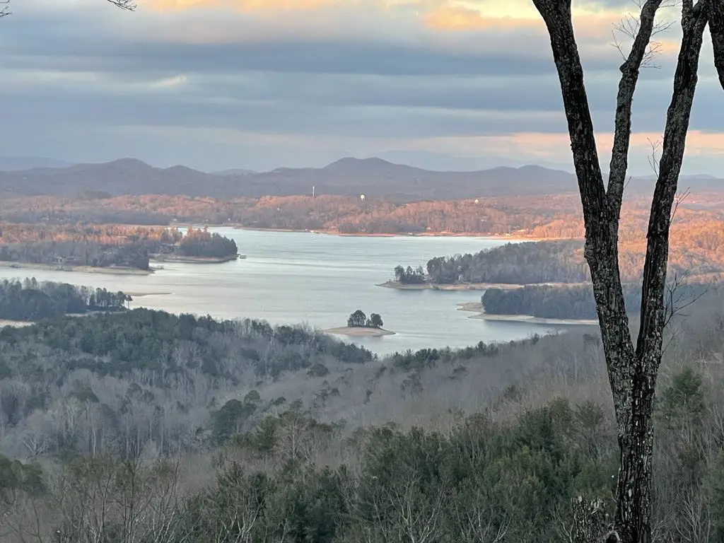 Lake Blue Ridge and mountain views from Jubela’s Blue Ridge cabin
